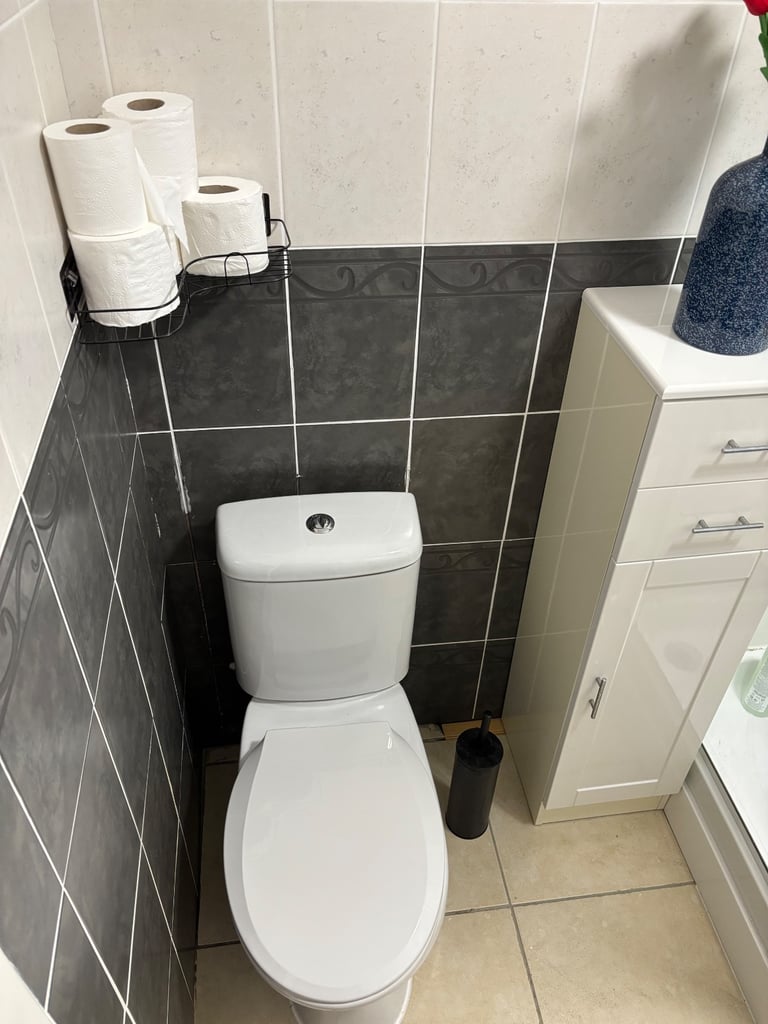 Spacious one bedroom flat near city centre 