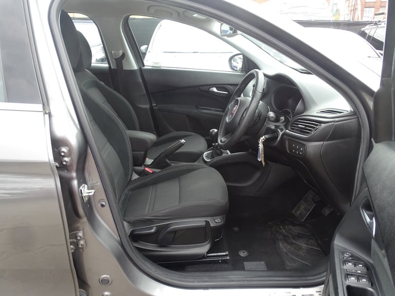 FIAT TIPO 1.6 Tipo Station Wagon 1.6 Multijet 120hp Lounge Grey Manual Diesel 20