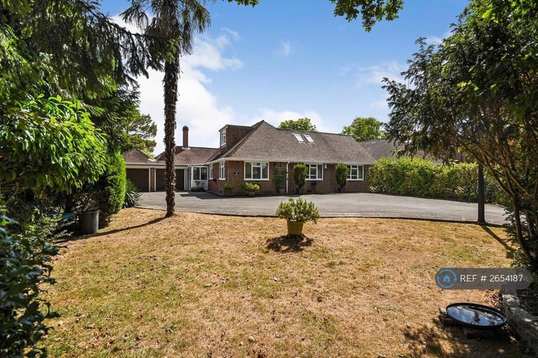 4 bedroom house in Halls Road, Reading, RG30 (4 bed) (#2654187)