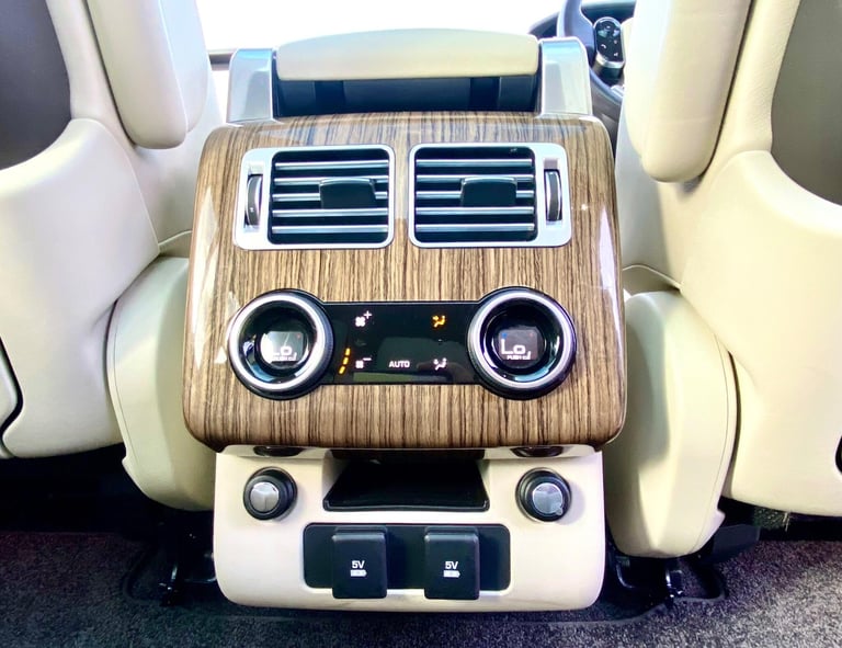 2019 Land Rover Range Rover 3.0 P400 MHEV Vogue SE Auto 4WD Euro 6 (s/s) 5dr ESTATE Petrol Automatic