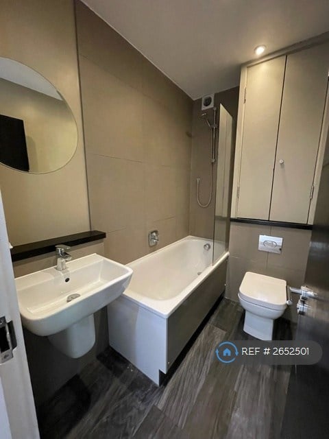 2 bedroom flat in Evering Road, London, E5 (2 bed) (#2652501)