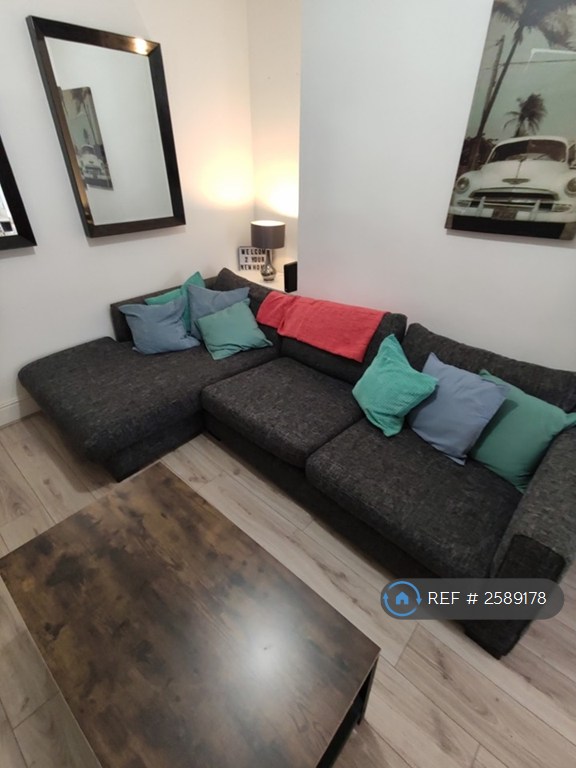 1 bedroom in Phillips Parade, Swansea, SA1 (#2589178)