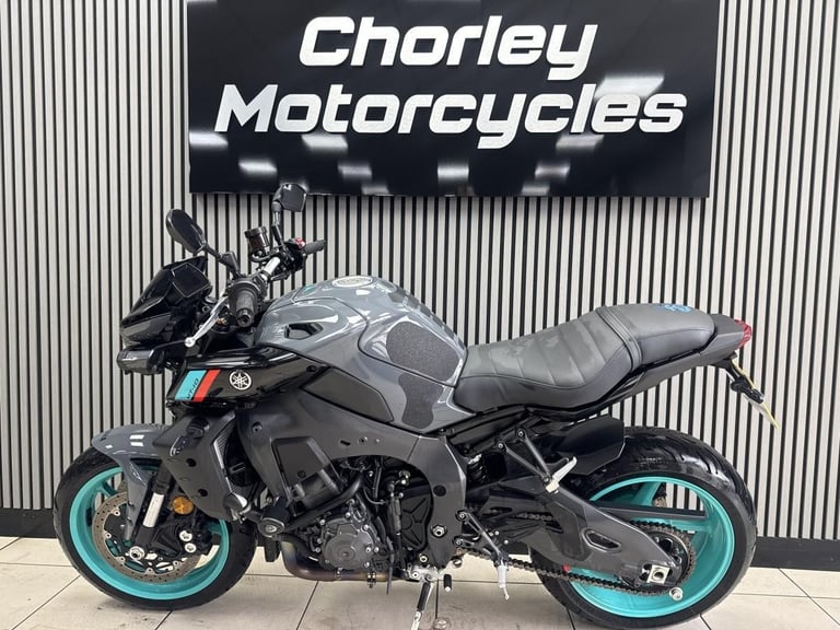 72 reg Yamaha MT10 Grey Naked sports 5571 miles, Pipeworks exuaust
