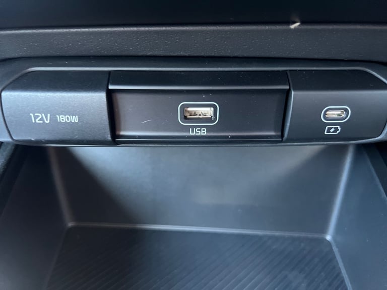  Kia Niro Hybrid 1.6h Gdi 2 Suv 5dr Petrol Hybrid Dct Euro 6 s/s 127 Bhp