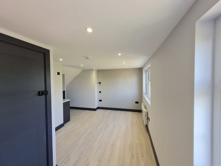 Rare Luxury Studios Available for Universal Credit Tenants in SM5