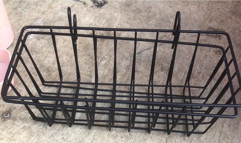 Set of 2 hay baskets 