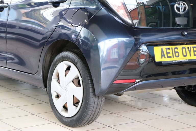 2016 Toyota AYGO 1.0 Aygo X-Play VVT-i CVT 5dr Hatchback Petrol Automatic