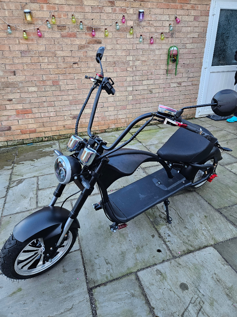 image for soversky M3P-Black 2000w/20A Lithium Chopper Motorcycle 35 Miles Range