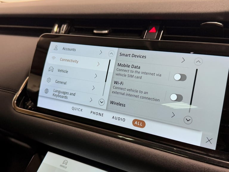 2022 Land Rover Range Rover Evoque 2.0 D200 MHEV R-Dynamic SE SUV 5dr Diesel Auto 4WD Euro 6 (s/s...