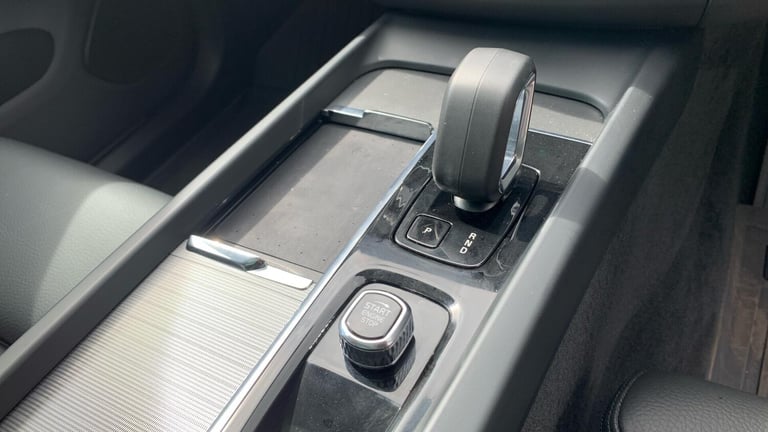2023 Volvo XC60 2.0h T6 Recharge 18.8kWh Plus SUV 5dr Petrol Plug-in Hybrid Auto AWD Euro 6 ESTAT...
