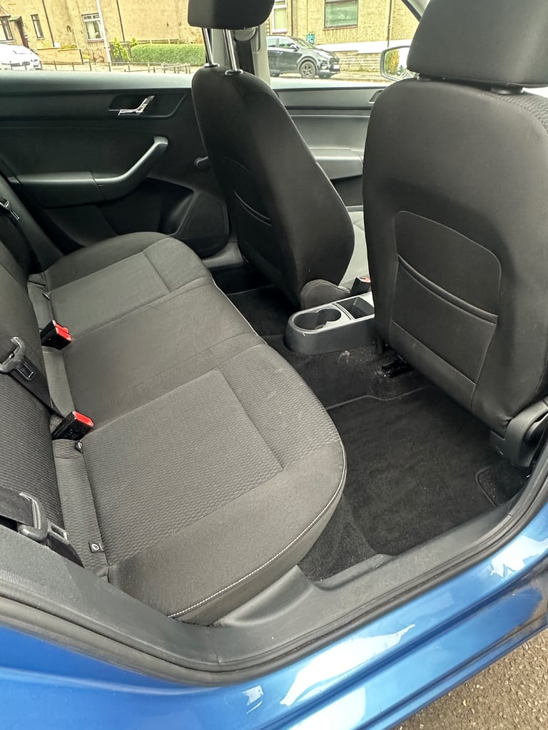 Skoda, RAPID, Hatchback, 2013, Manual, 1598 (cc), 5 doors
