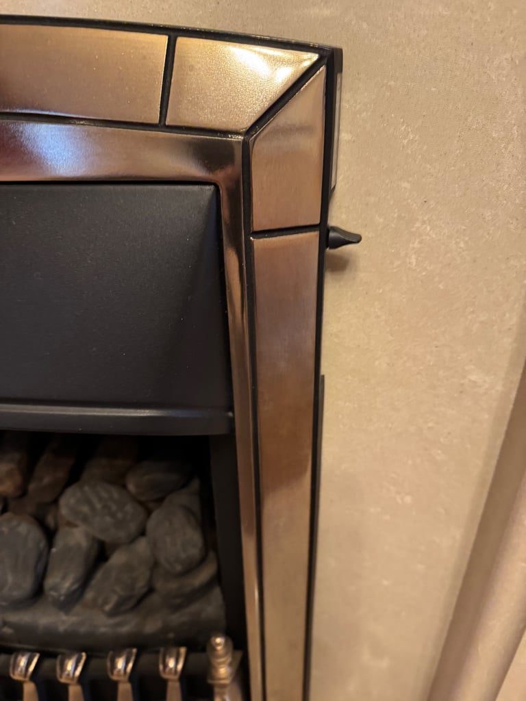 Living Flame Gas Fire & Surround