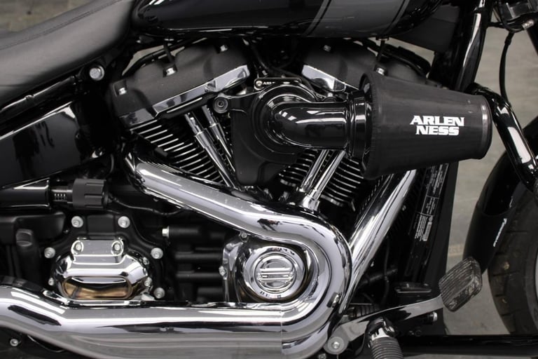 2021 Harley-Davidson FLSB Softail Sport Glide in Vivid Black