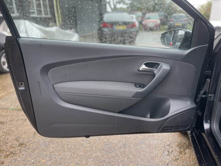 VOLKSWAGEN POLO 1.4 SE 2011