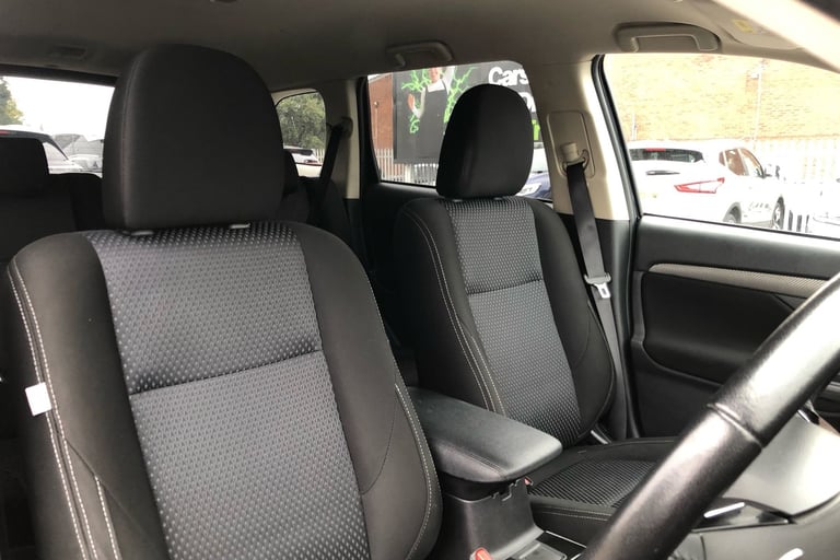 2018 Mitsubishi Outlander 2.2 DI-D 3 5dr Auto SUV DIESEL Automatic