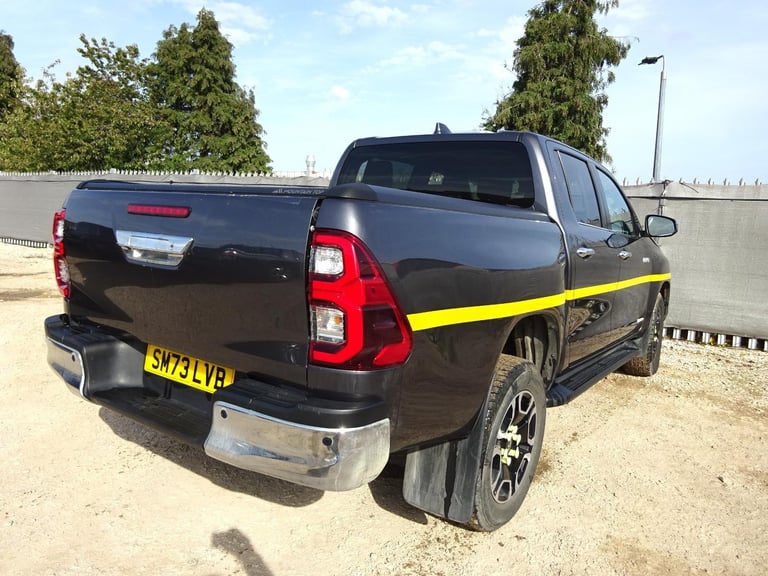 2024 73 REG TOYOTA HILUX INVINCIBLE D-4D 4WD DIESEL AUTO DAMAGED SALVAGE