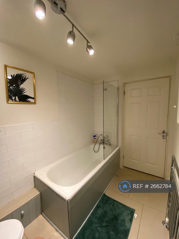 1 bedroom in St. Annes Terrace, Cheltenham, GL52 (#2662784)