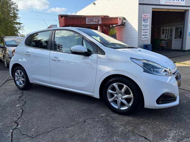 2017 Peugeot 208 1.2 PureTech 82 Active 5dr HATCHBACK Petrol Manual