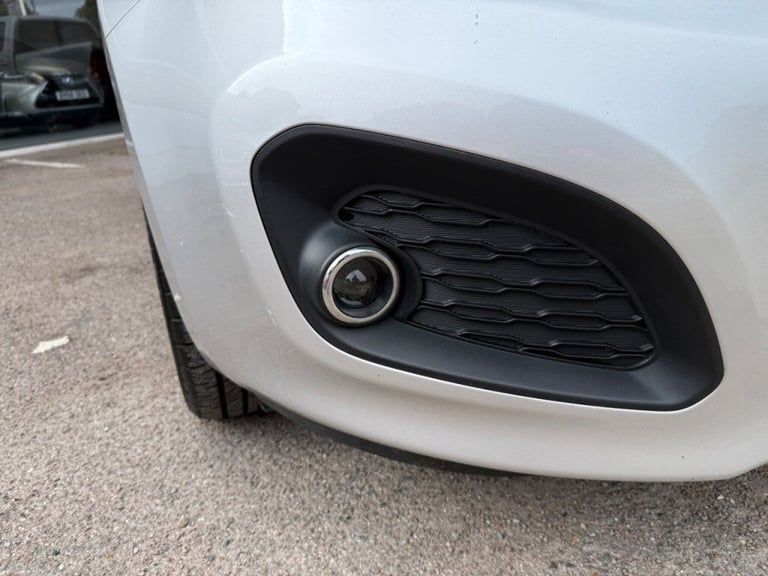 Kia Venga 1.4 3 5dr -  FSH - AIR CON - ALLOYS - Petrol