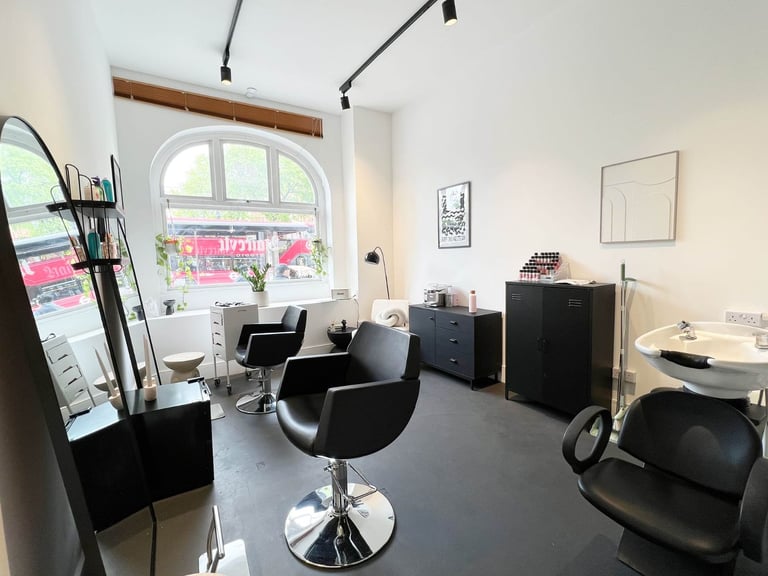 Creative Space | Music Studio | Beauty Room | Workspace | Commercial Unit in Hackney Central E8