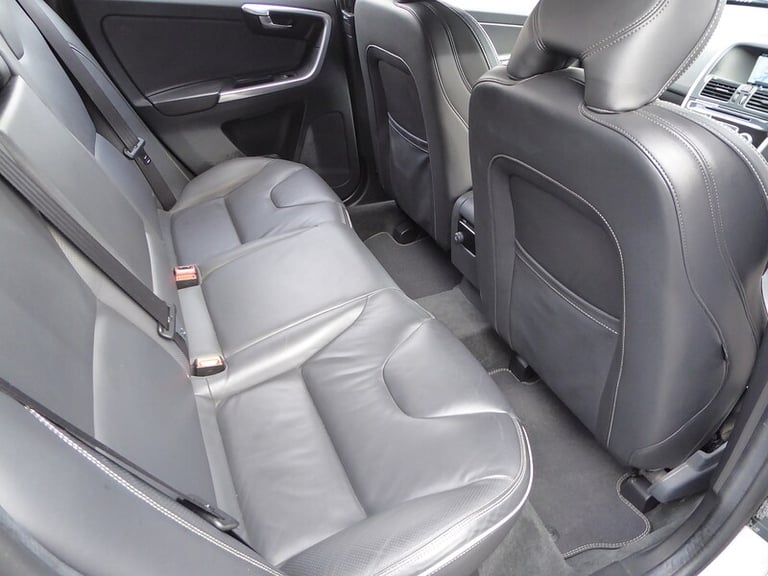 2015 Volvo XC60 D4 [190] R DESIGN Lux Nav 5dr ESTATE DIESEL Manual