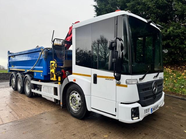 2019 69 Mercedes Econic 3235 E6 8x4 rear steer steel tipper epsilon crane & grab