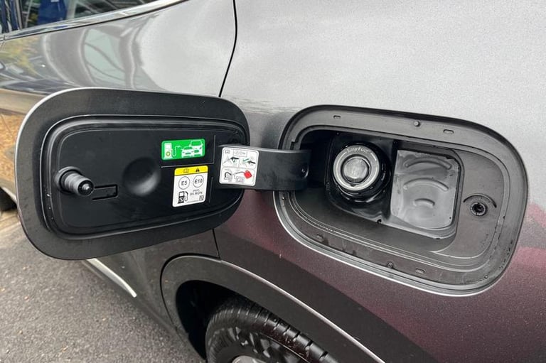 2024 Ford Kuga 2.5 Duratec 14.4kWh Vignale SUV 5dr Petrol Plug-in Hybrid CVT Euro 6 (s/s) SUV Hyb...