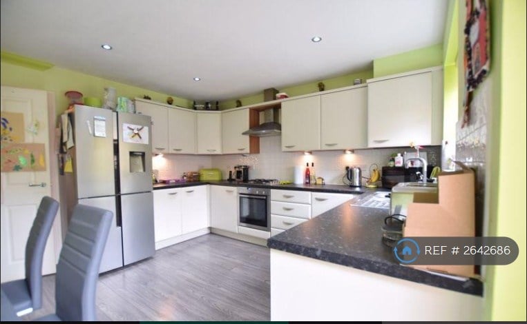 4 bedroom house in Fuggle Drive, Aylesbury, HP21 (4 bed) (#2642686)