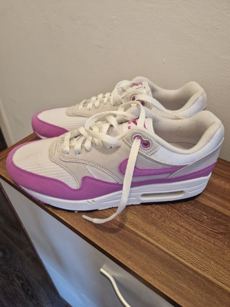 Womans trainers 