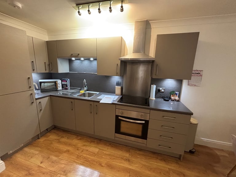Modern one bed unfurnished flat