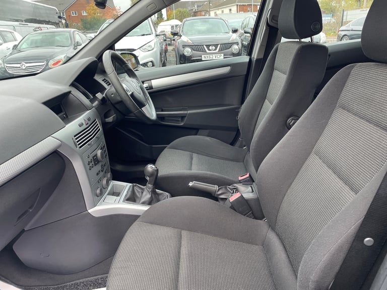 * 2007 VAUXHALL ASTRA 1.4L SXI 5 DOOR + 14 SERVICES + LONG MOT + HPI CLEAR *