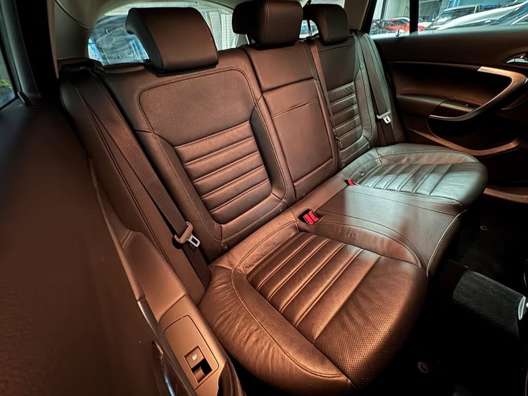 2015 Vauxhall Insignia 2.0 CDTi SRi Nav Sports Tourer Auto Euro 5 5dr Estate Diesel Automatic