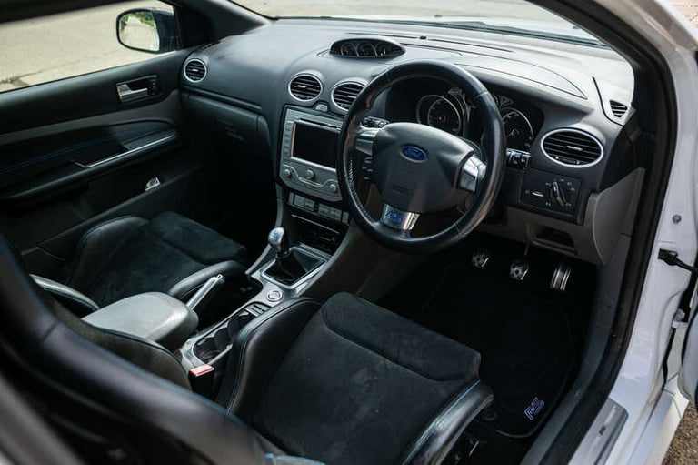 2010 Ford Focus 2.5 RS 3dr HATCHBACK PETROL Manual
