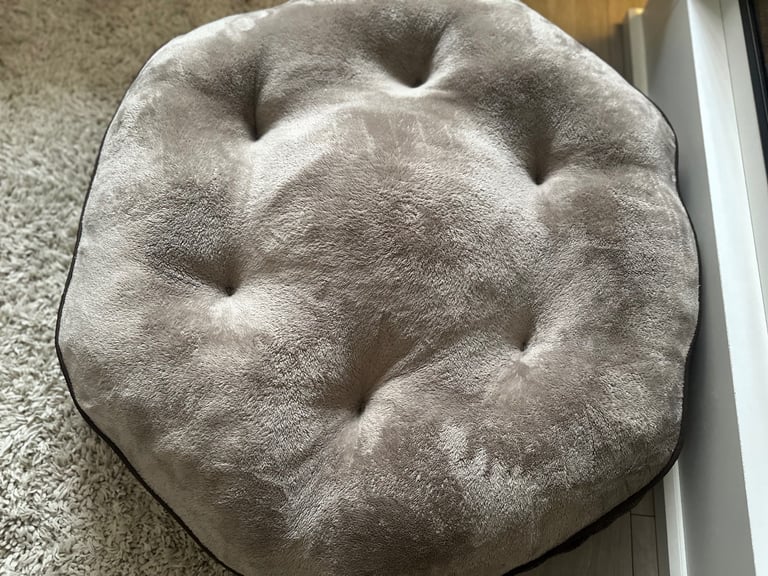 Dog bed 