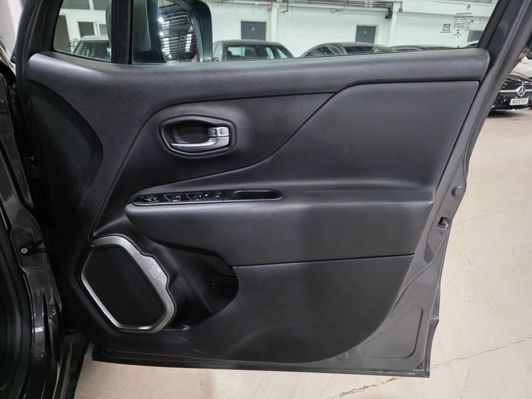 2020 Jeep Renegade 1.3 GSE T4 Limited DDCT Euro 6 (s/s) 5dr ESTATE Petrol Automatic