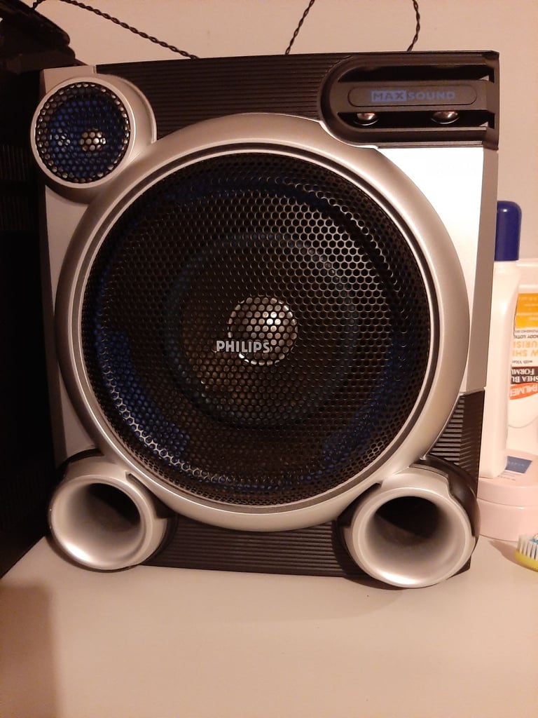 Phillips mp3 3cd changer hifi system