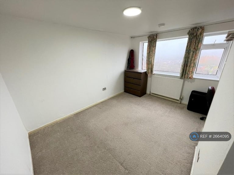 3 bedroom house in Tower View Crescent, Nuneaton, CV10 (3 bed) (#2664095)