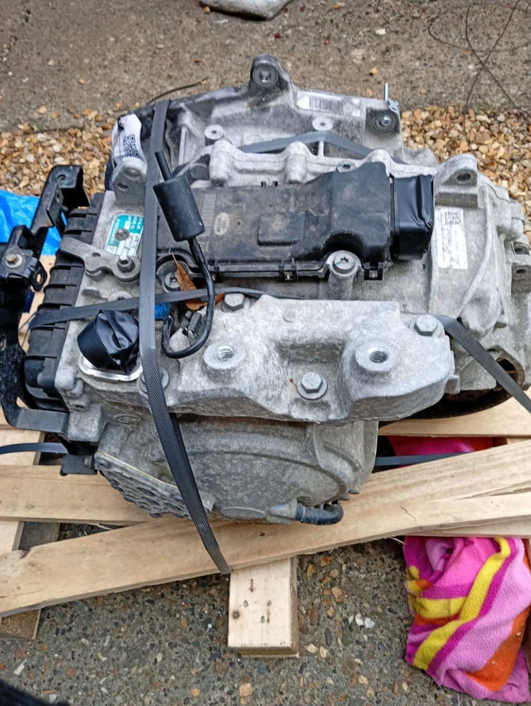 Land Rover Discovery sport L550 2.0L 2016 9 speed gearbox automatic Diesel.