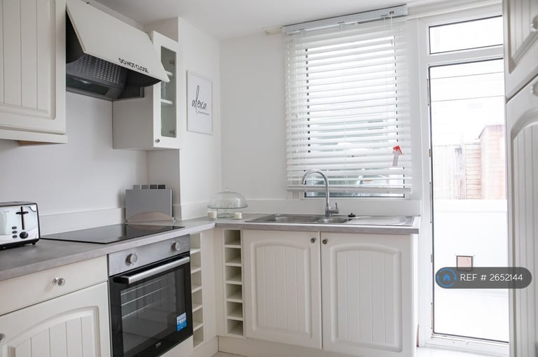 4 bedroom house in Woodhouse Road, Bath, BA2 (4 bed) (#2652144)