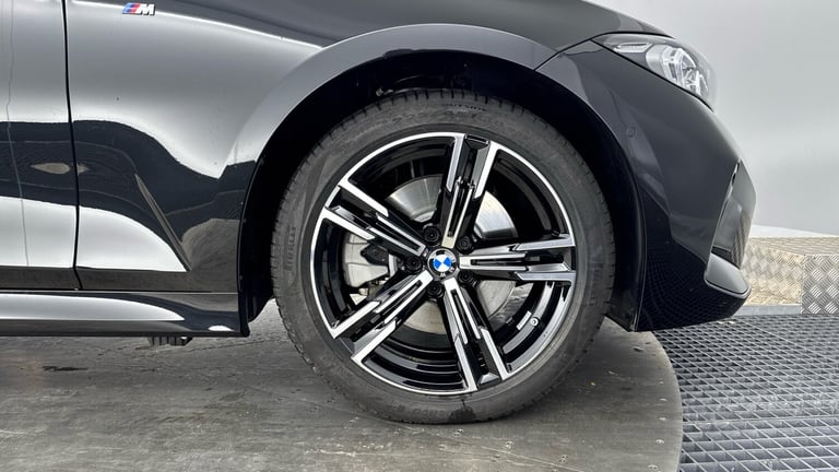 2025 BMW 3 Series 330e 22.3 kWh M Sport 4dr Step Auto Saloon Saloon Hybrid Automatic