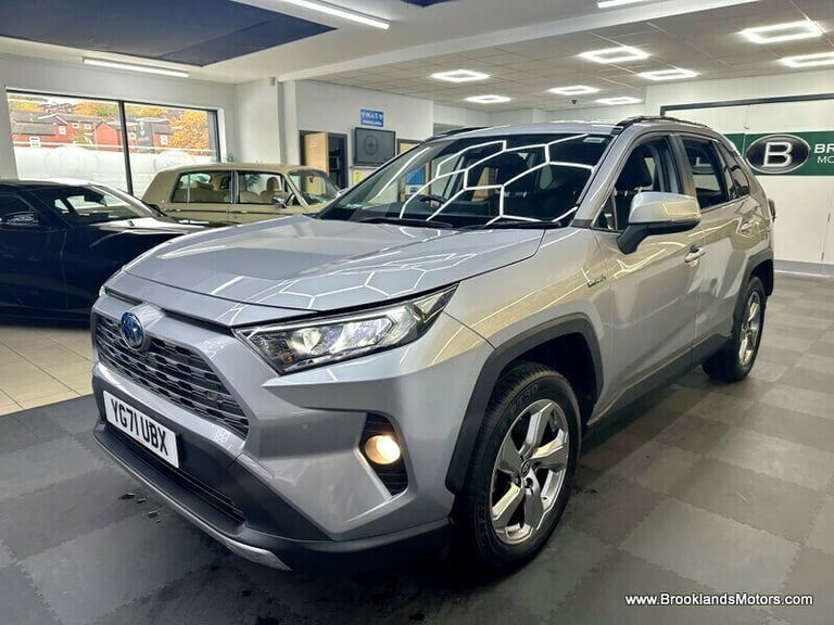 Toyota RAV4 2.5 VVT-I DESIGN [SAT NAV, REVERSE CAMERA &amp; 4WD]
