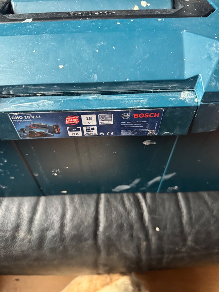 Bosch tools 18v planer set comes with batteries and charger set 