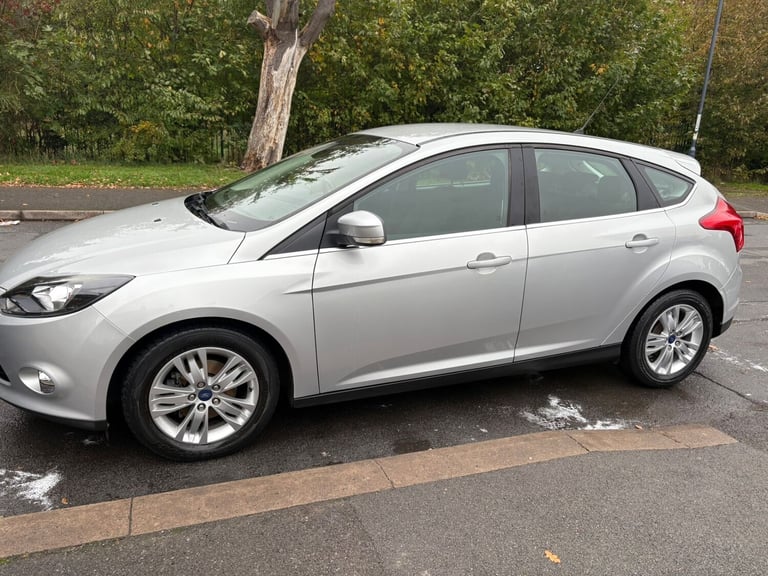 image for 2013 Ford Focus 1.6 125 Titanium Navigator 5dr Powershift HATCHBACK Petrol Automatic
