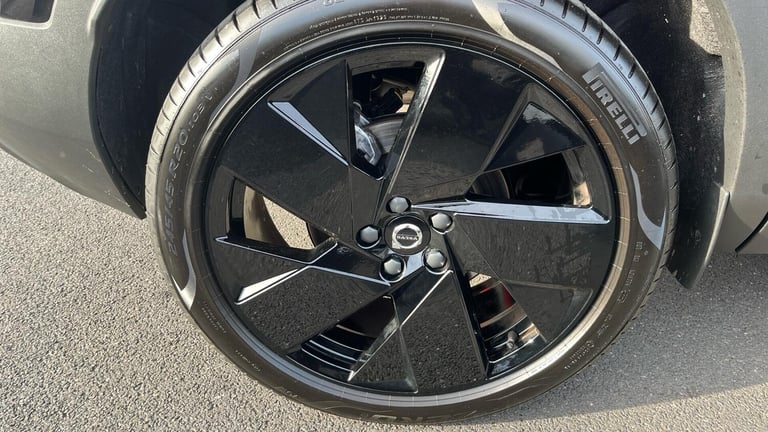 2025 Volvo XC40 2.0 B4 MHEV Plus Black Edition DCT Auto Euro 6 (s/s) 5dr ESTATE Petrol/Electric H...