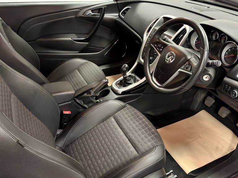 2015 Vauxhall Astra GTC 1.6 CDTi 16V ecoFLEX 136 SRi 3dr HATCHBACK Diesel Manual