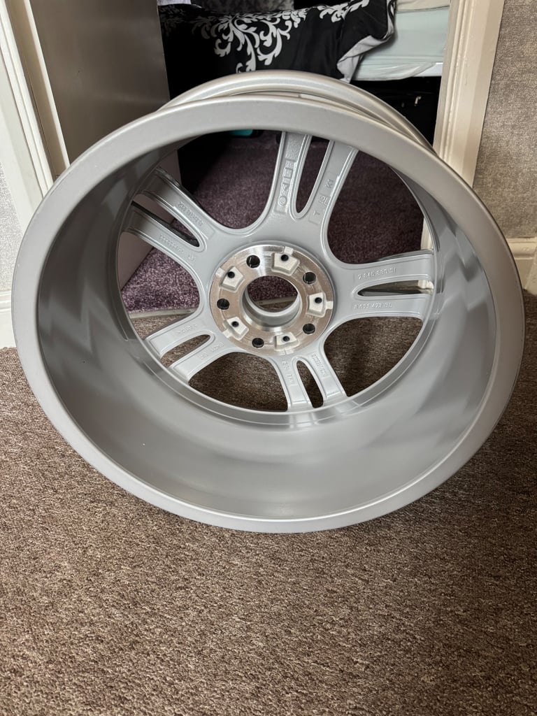 Genuine BMW Alloy Wheels 400M M Sport – Brand New in Box