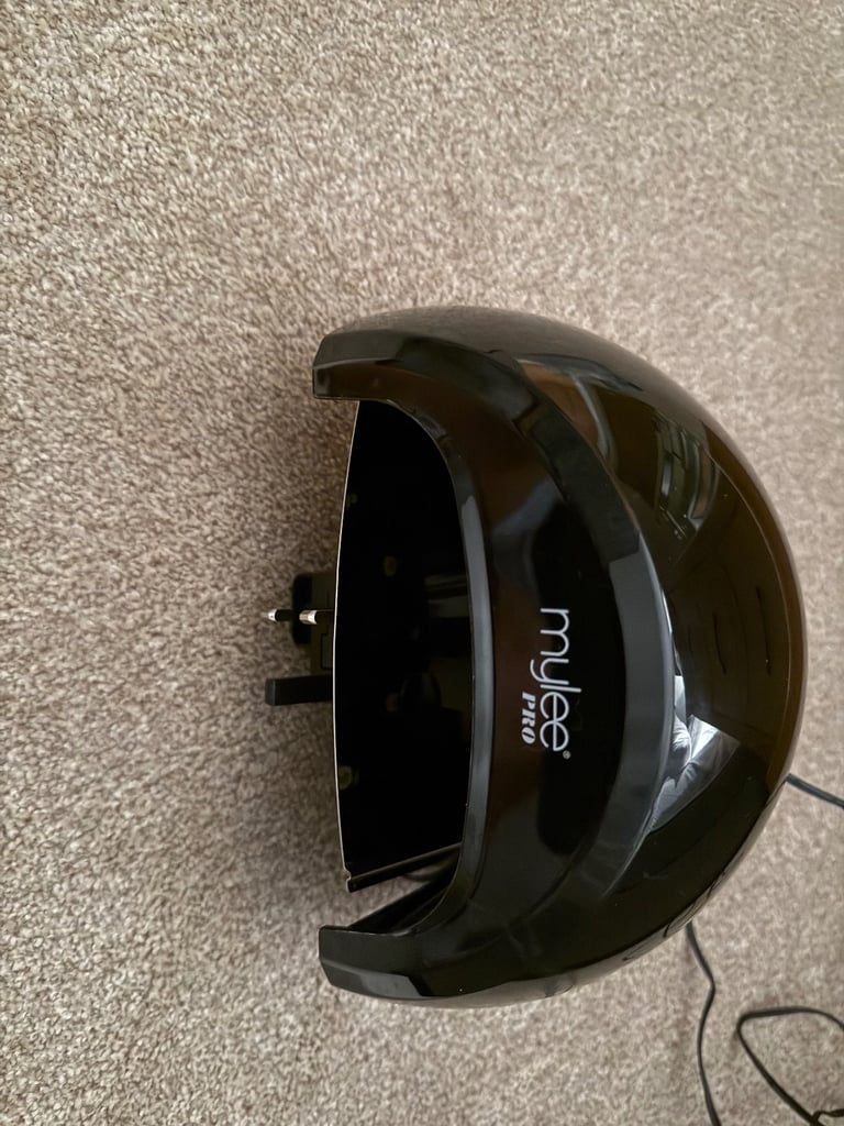 Mylee nail lamp and assorted polishes