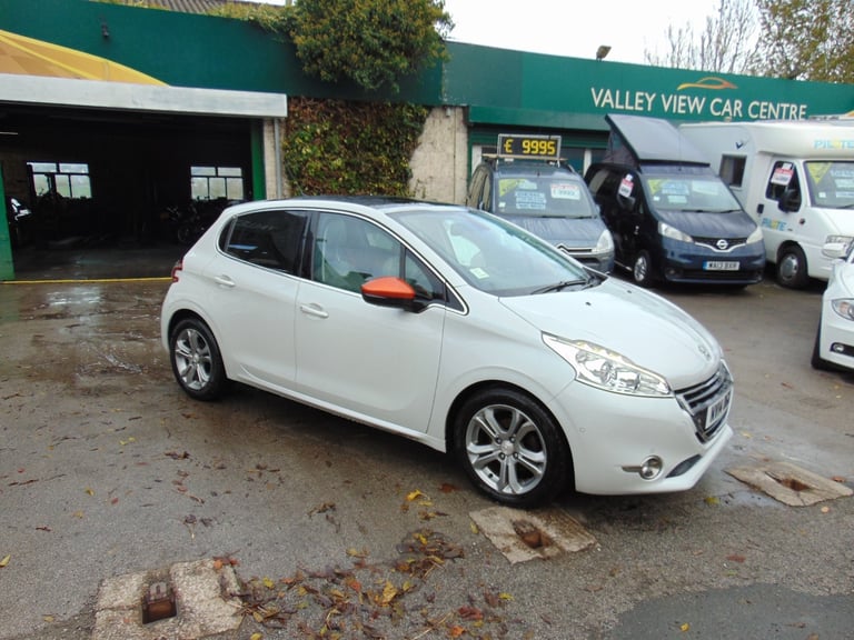 image for 2014 Peugeot 208 1.2 VTi Roland Garros 5dr HATCHBACK Petrol Manual