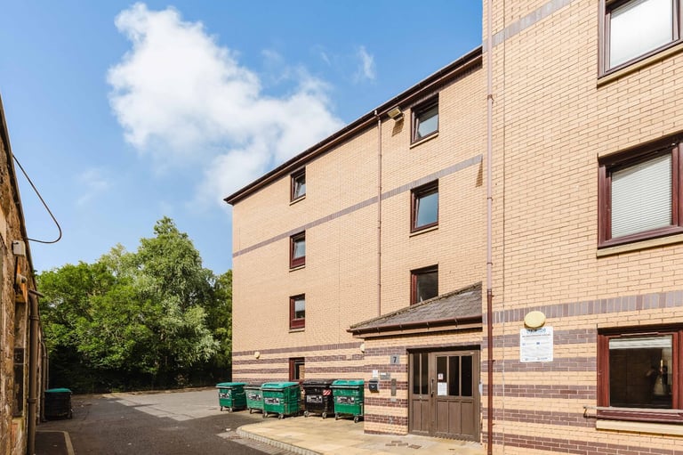 Recently refurbished, 4-bedroom, HMO flat in Fountainbridge – available soon