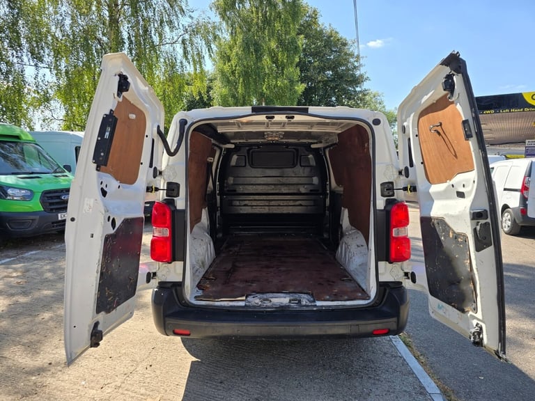 2019 Vauxhall Vivaro 2900 1.5d 100PS Dynamic LWB L2 Van **ONLY 56,000 MILES** PANEL VAN Diesel Ma...